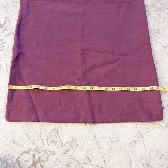 Indigo Linen Toss Pillow Cover in Berry Colour Size 20” x 20” square - Picture 4 of 6